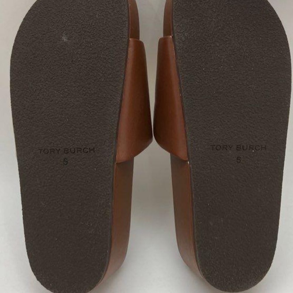 Tory Burch Brown Leather Sandals with Gold Logo - Picture 5 of 7